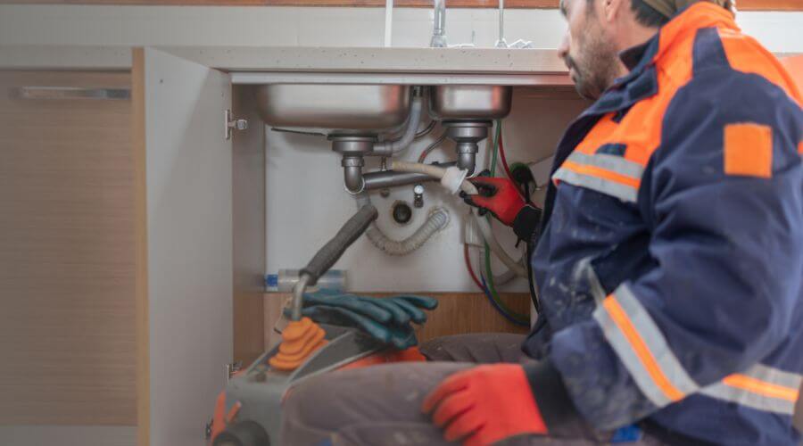 Descale Tankless Water Heater in Grand River, IA